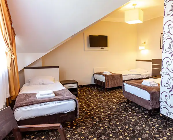 Pokój trzyosobowy w Hotelu Lotos